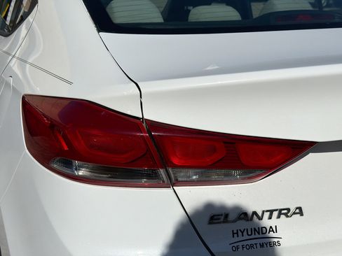 Used 2017 Hyundai Elantra SE w/ SE A/T Tech Package 03 image 10