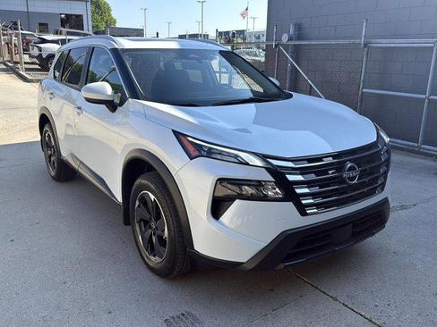 Certified 2024 Nissan Rogue SV w/ SV Premium Package AWD/4WD image 1