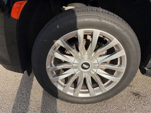 Used 2023 Cadillac Escalade Premium Luxury image 6