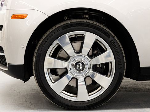 Used 2020 Rolls-Royce Cullinan image 11