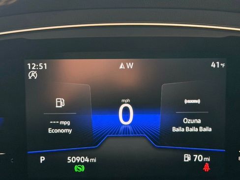 Used 2022 Volkswagen Tiguan SE w/ Panoramic Sunroof Package image 26