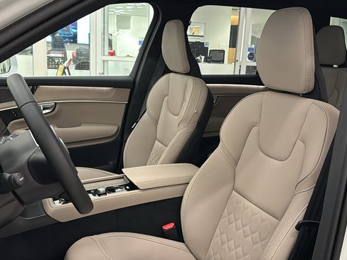 New 2026 Volvo XC90 T8 Plus w/ Protection Package Premier image 23