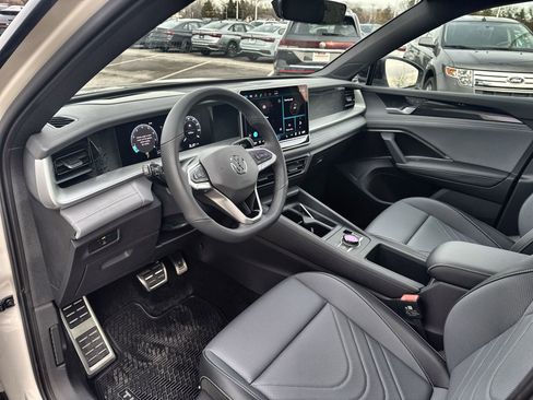 New 2026 Volkswagen Tiguan SE R-Line image 10