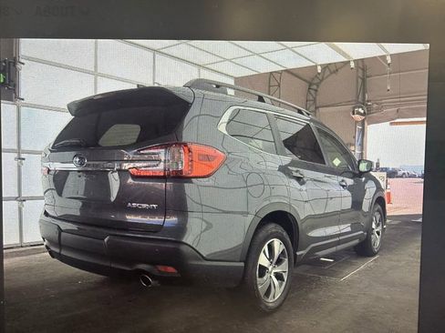 Used 2024 Subaru Ascent Premium w/ Convenience Package image 2