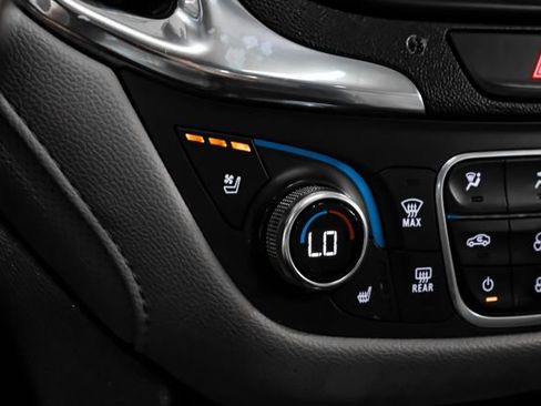 Used 2019 Chevrolet Equinox Premier image 32