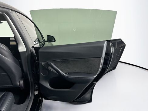 Used 2022 Tesla Model Y Performance AWD/4WD image 30