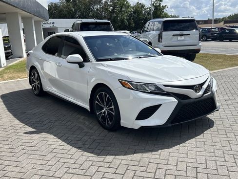 Used 2019 Toyota Camry image 7