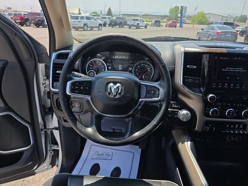 Used 2019 RAM 1500 Laramie AWD/4WD image 16