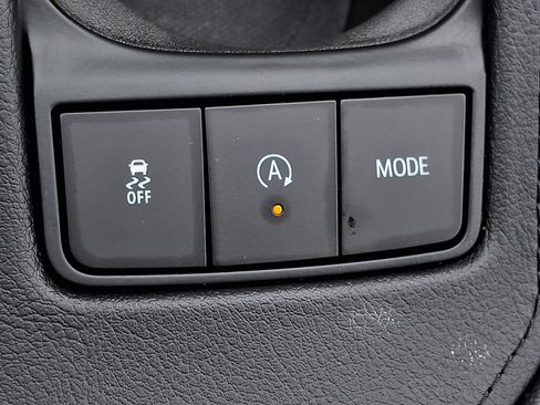 Used 2019 Cadillac XT4 Luxury w/ Cold Weather Package image 25