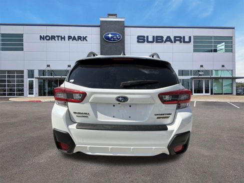 Used 2022 Subaru Crosstrek 2.5i Sport w/ Moonroof Package AWD/4WD image 4