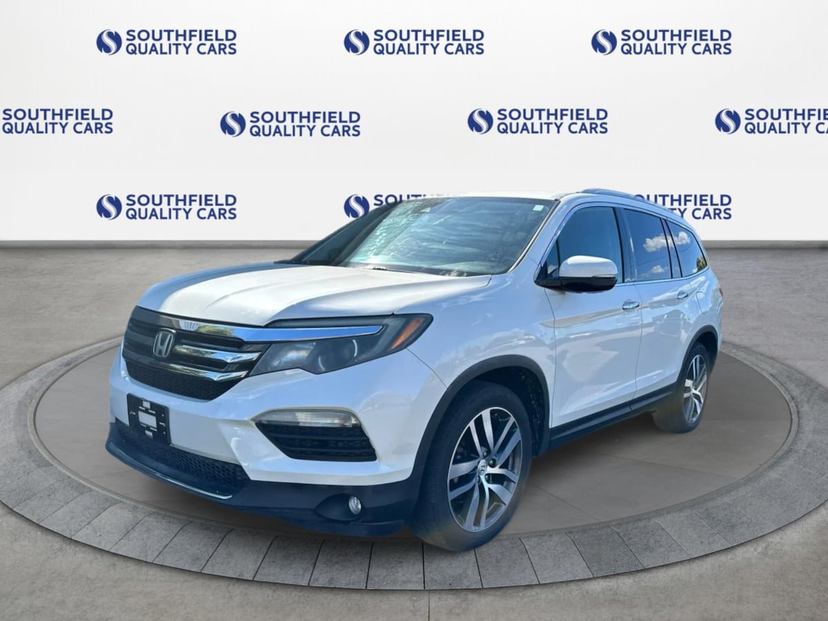 Used 2017 Honda Pilot Touring image 2