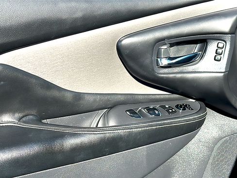 Used 2022 Nissan Murano SL w/ SL Moonroof Package image 15