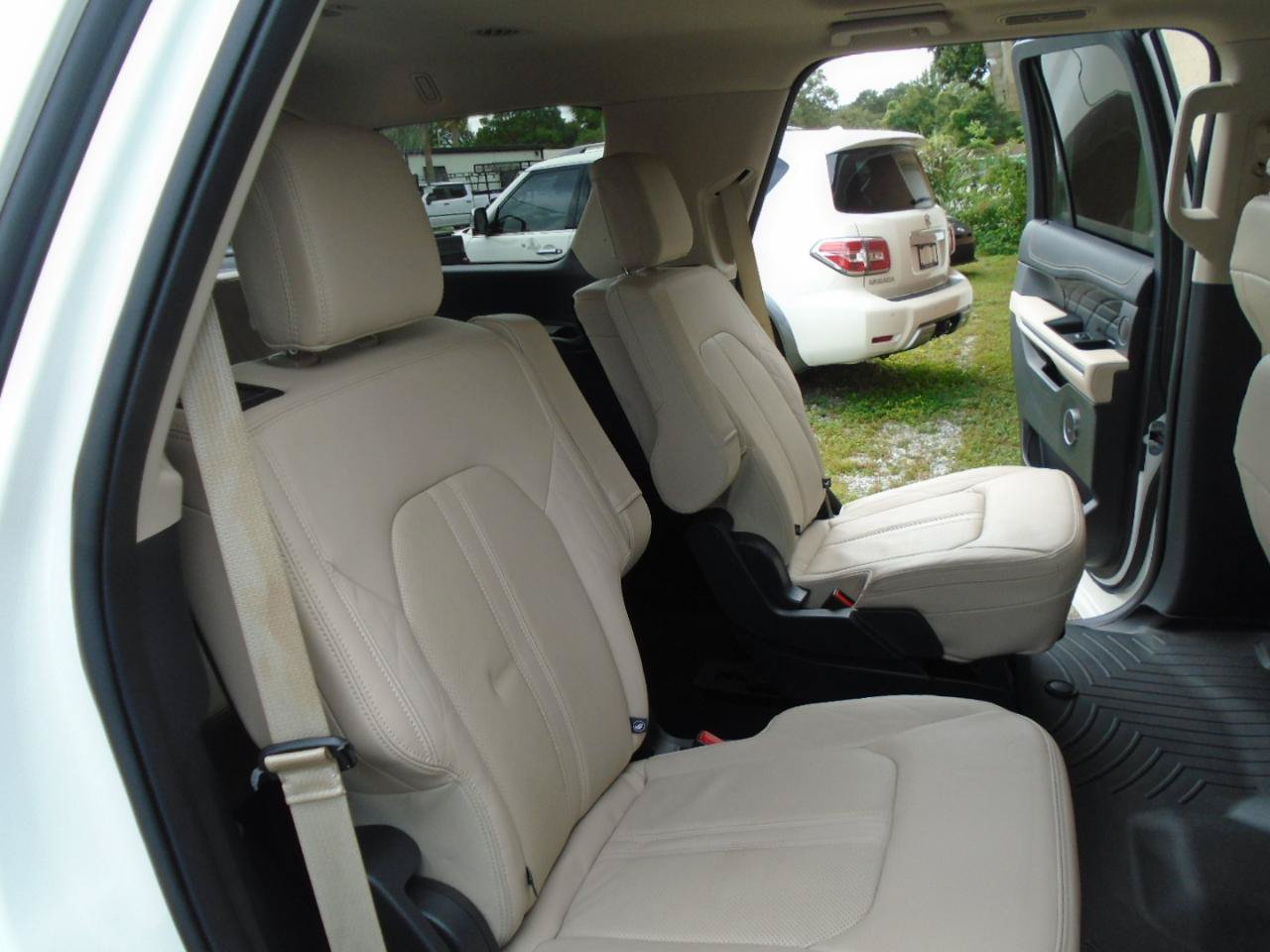 Used 2024 Ford Expedition Platinum RWD image 14