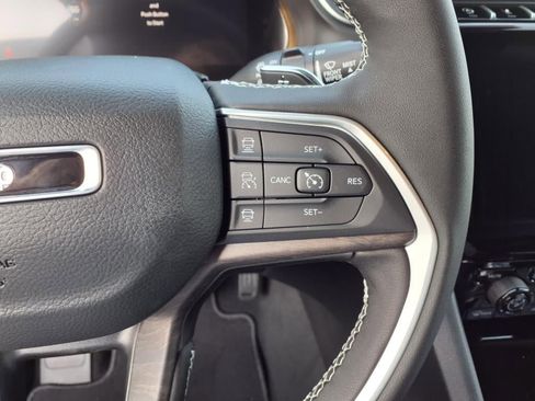 New 2025 Jeep Grand Cherokee L Limited w/ Luxury Tech Group II image 10