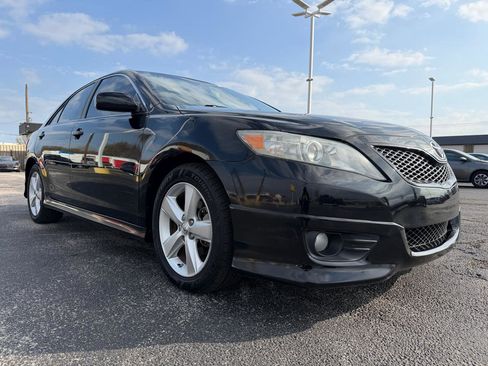 Used 2010 Toyota Camry SE image 3