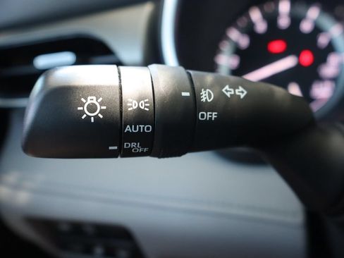 Used 2021 Toyota Highlander Limited AWD/4WD image 35