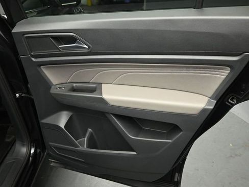 Used 2022 Volkswagen Atlas Cross Sport SE w/ Black Wheel Package image 25