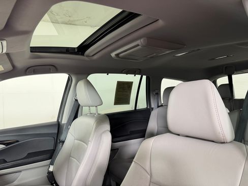Used 2017 Honda Pilot Touring image 27