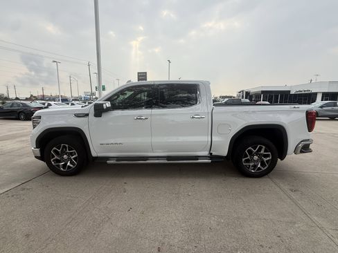 Used 2026 GMC Sierra 1500 SLT image 3