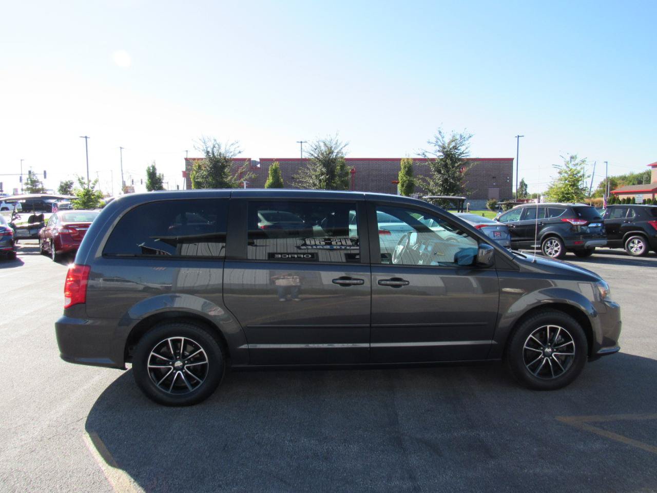 Used 2015 Dodge Grand Caravan SXT FWD image 7