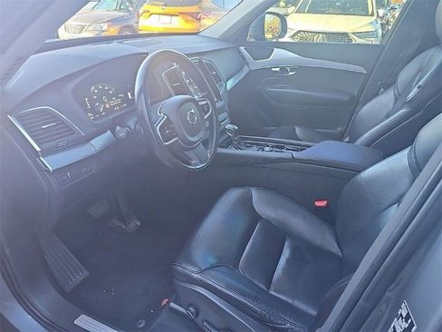 Used 2018 Volvo XC90 T5 Momentum image 9
