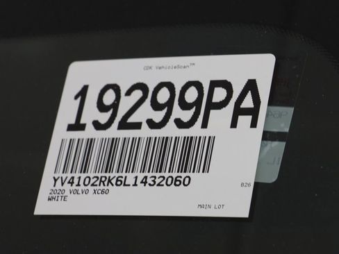 Used 2020 Volvo XC60 T5 Momentum image 25