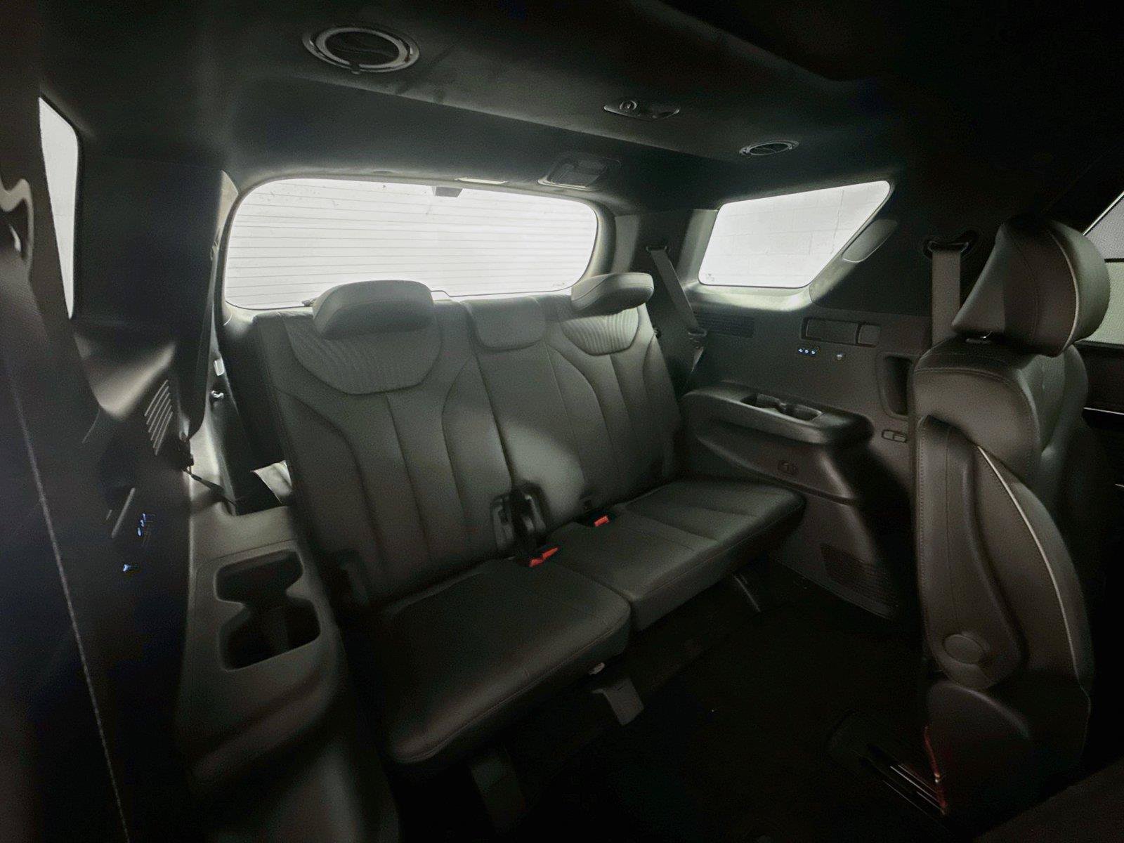Used 2024 Hyundai Palisade Calligraphy FWD image 13