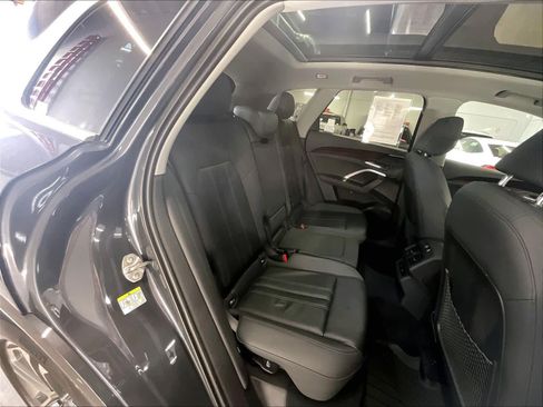 Certified 2025 Audi Q5 Premium w/ Convenience Package AWD/4WD image 29