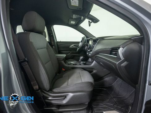 Used 2023 Chevrolet Traverse LT w/ LPO, Floor Liner Package AWD/4WD image 43