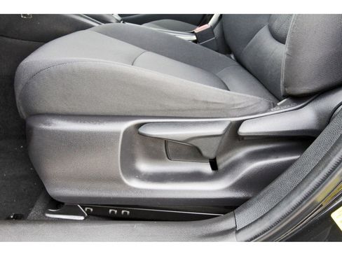 Used 2022 Toyota Corolla LE image 28