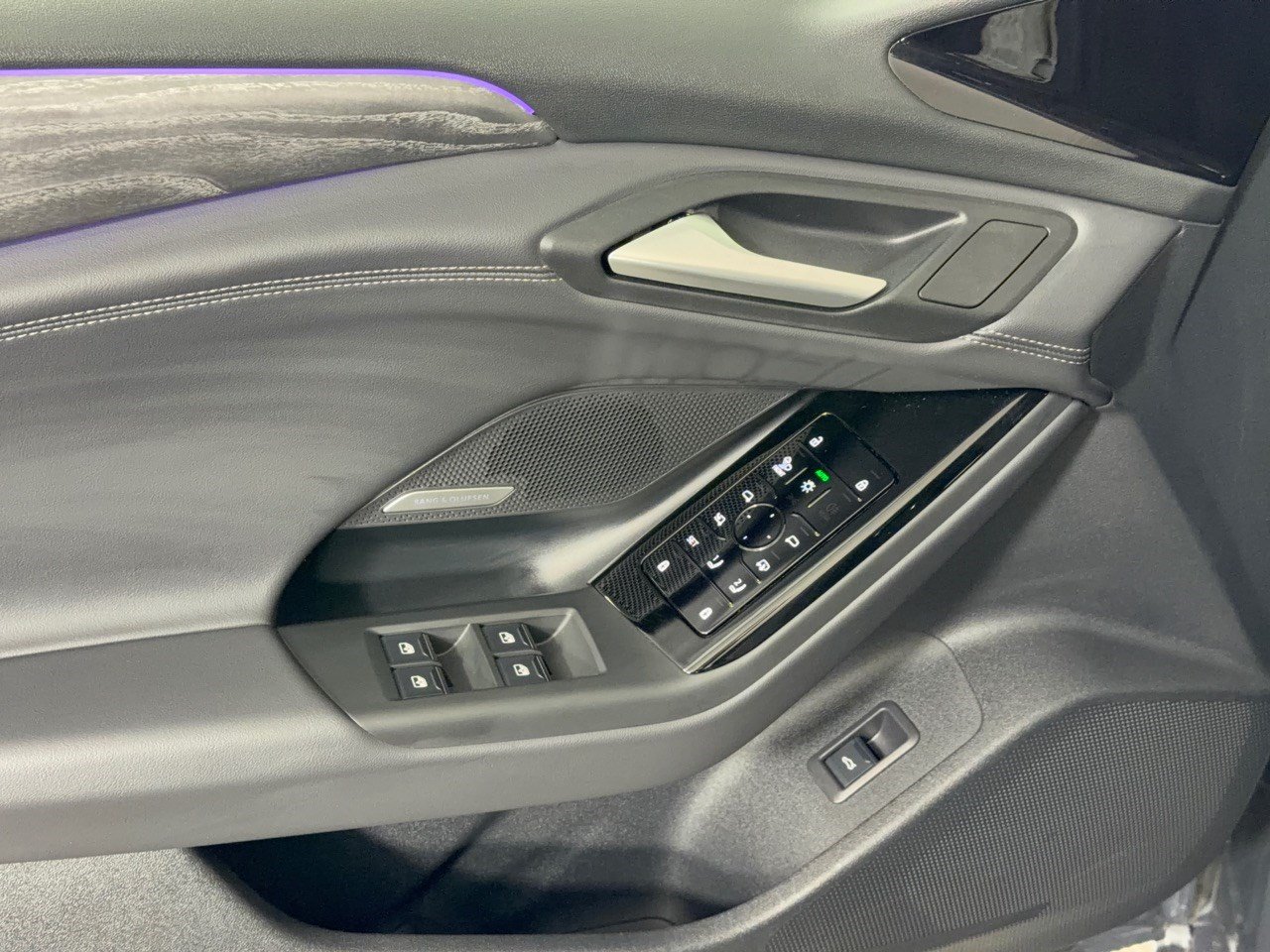 Certified 2025 Audi A6 e-tron Premium Plus w/ Premium Plus AWD/4WD image 15