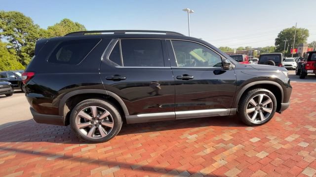 Used 2025 Honda Pilot Elite image 2