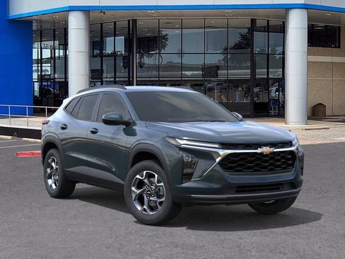New 2026 Chevrolet Trax LT w/ LT Convenience Package FWD image 7