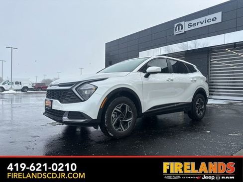 Used 2023 Kia Sportage LX image 5