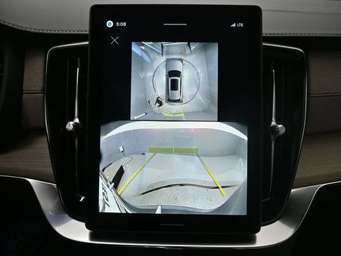 Used 2026 Volvo XC90 B6 Plus w/ Protection Package Premier AWD/4WD image 12