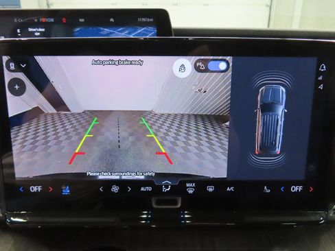 Used 2025 Ford Expedition Max Platinum w/ Platinum Ultimate Package image 21