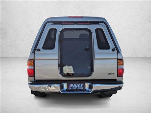 Used 2002 Toyota Tacoma 2WD Xtracab image 8