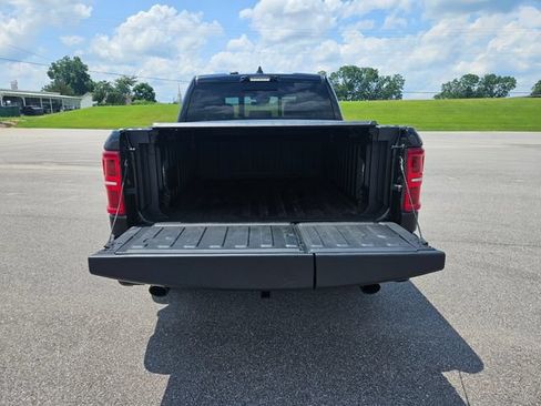 Used 2025 RAM 1500 Limited AWD/4WD image 23