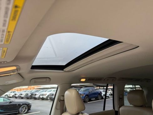 Used 2017 Nissan Armada SL w/ Moonroof Package image 21