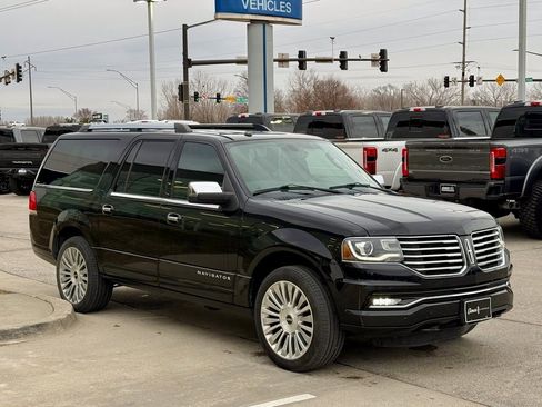 Used 2017 Lincoln Navigator L Reserve image 6