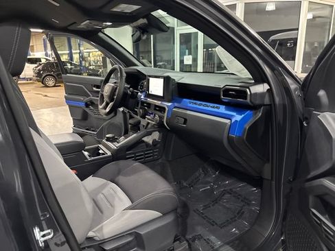 Used 2026 Toyota Tacoma TRD Off-Road AWD/4WD image 35