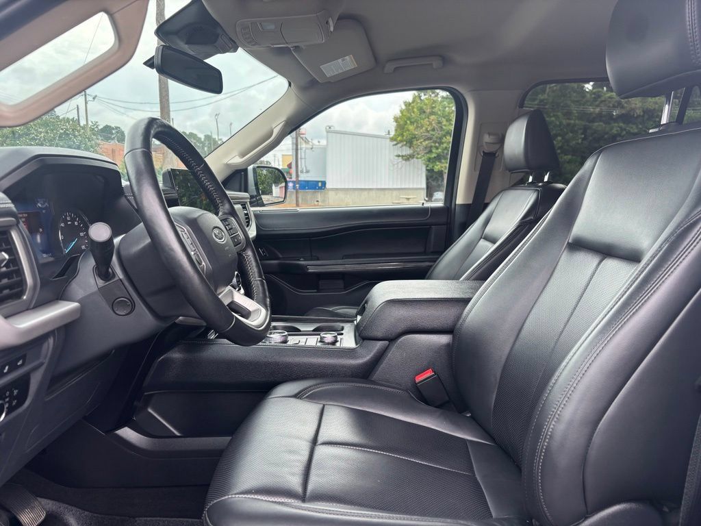Used 2024 Ford Expedition XLT AWD/4WD image 18