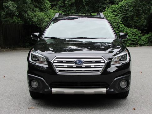 Used 2016 Subaru Outback 2.5i Limited AWD/4WD image 9
