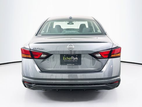 Used 2025 Nissan Altima 2.5 SV image 7