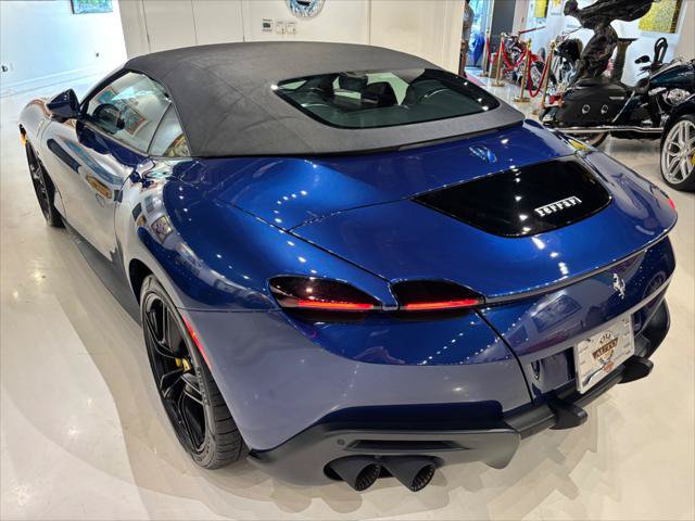 Used 2025 Ferrari Roma Spider RWD image 29
