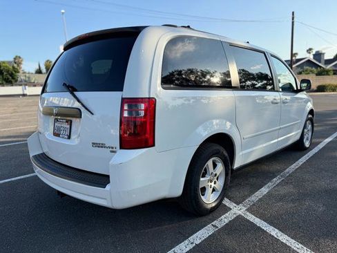 Used 2010 Dodge Grand Caravan Hero FWD image 7