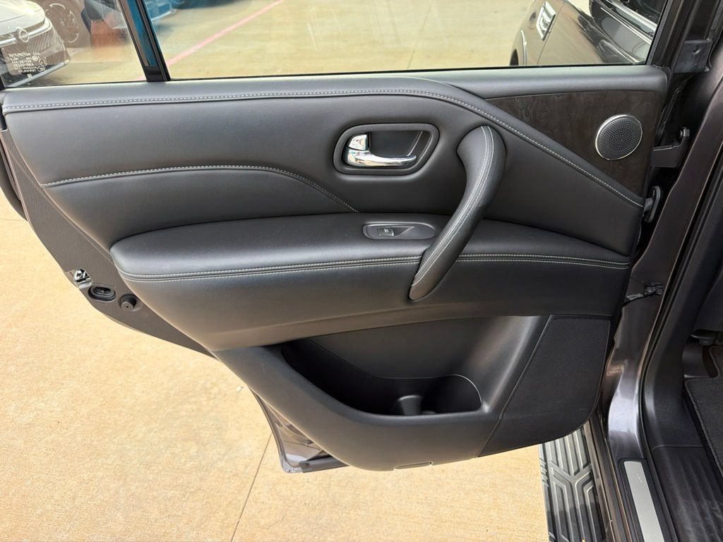 Used 2024 INFINITI QX80 Luxe RWD image 14