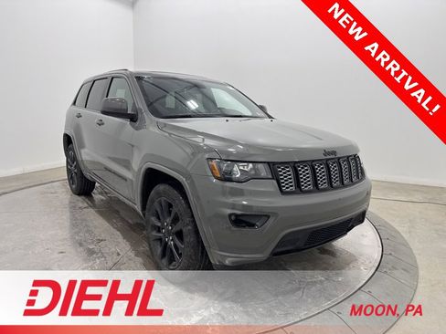 Certified 2021 Jeep Grand Cherokee Laredo X image 1