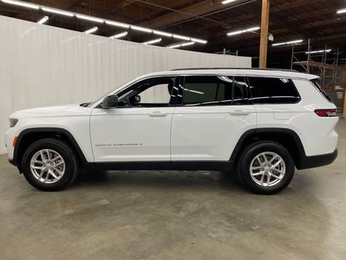 Used 2025 Jeep Grand Cherokee L Laredo AWD/4WD image 3