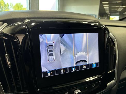 Used 2023 Chevrolet Traverse LT w/ LT Premium Package AWD/4WD image 27
